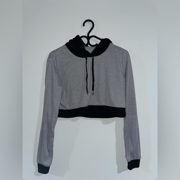 Grey Cropped Hoodie 👌🏾 - Picture 1 of 2
